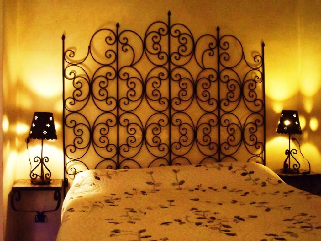 Bed and Breakfast La Maison Aux Volets Bleus Венаск Экстерьер фото